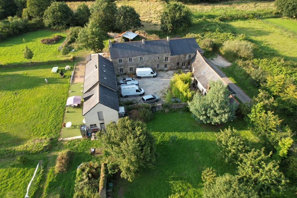 Gite Et Chambres De La Porte Du Parc Les Iffs Exterior foto