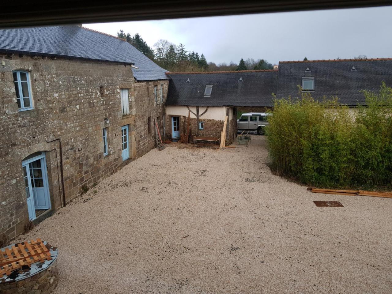 Gite Et Chambres De La Porte Du Parc Les Iffs Exterior foto